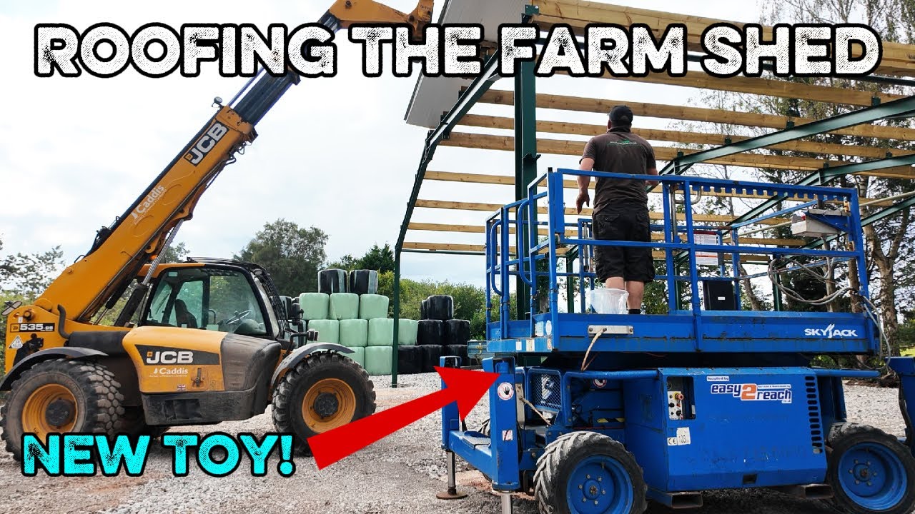 Roofing a Farm Shed, Installing Roof on Portal Frame Building, New Hay Shed