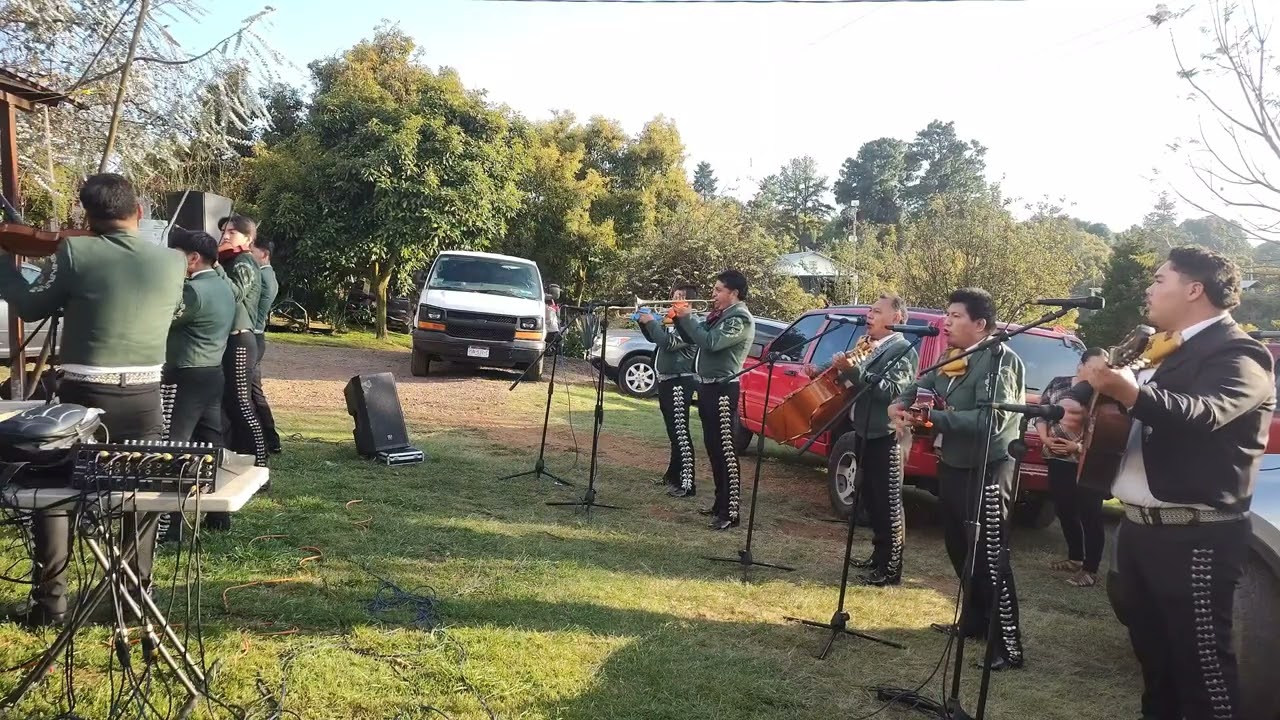 Mariachis en tacambaro cel. 434 100 8927 