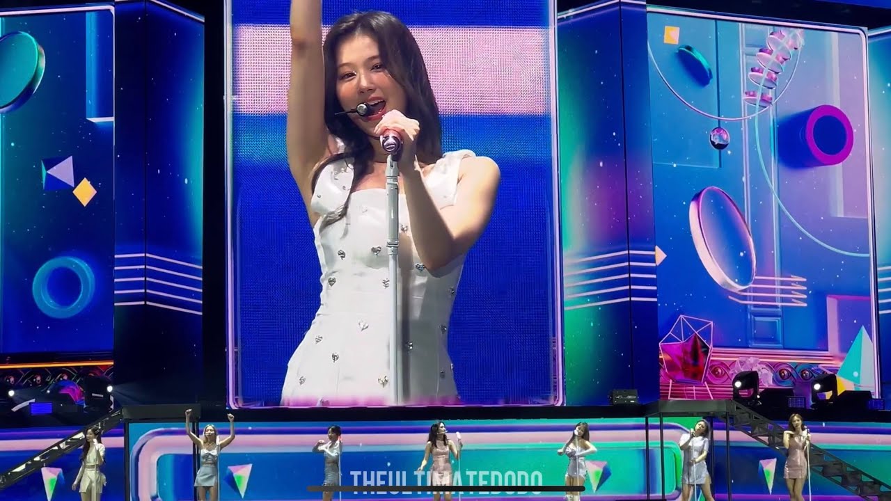 220514 Twice Moonlight 4th World Tour III Encore LA Los Angeles Concert Fancam Live Day 1