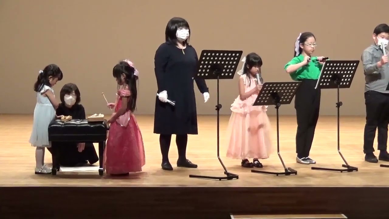 子供のための音楽教室、太田教室、クリスマスコンサート令和6年。トーンチャイムとグロッケンの合奏。主よ、人の望みを喜びよ。