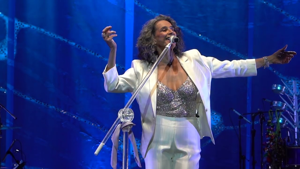 Simone canta Divina Comédia Humana, turnê 50 anos