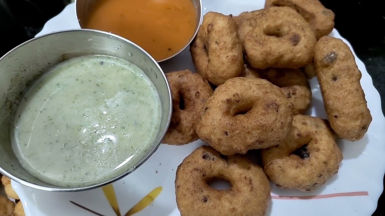 सकाळचा नाश्ता उडीद वडा सांबार चटणी 