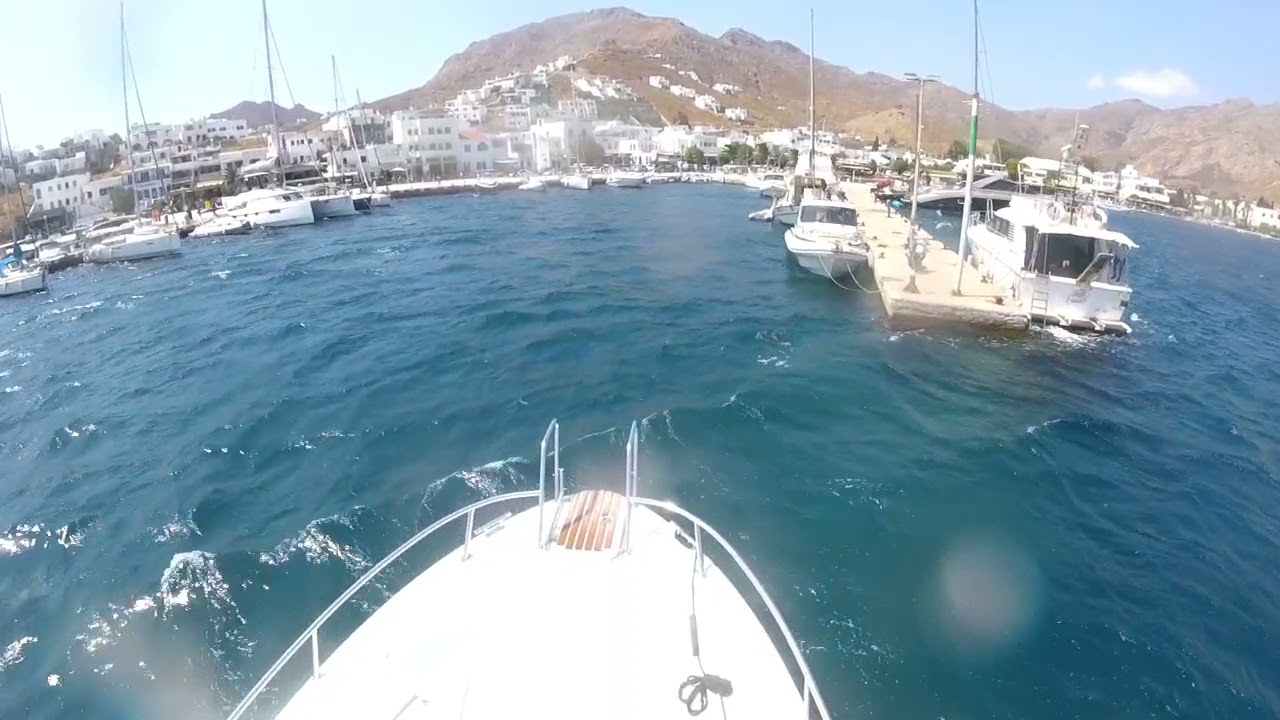 Sargo 33 boat docking