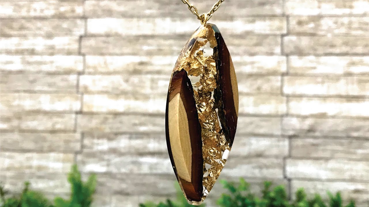 JÓIAS DE RESINA, PINGENTE DE RESINA, MADEIRA NATURAL E FOLHAS DE OURO | EPOXITEC