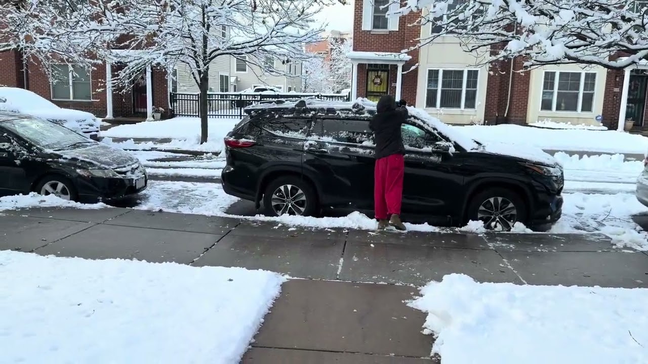  Cleaning snow off my car 2026