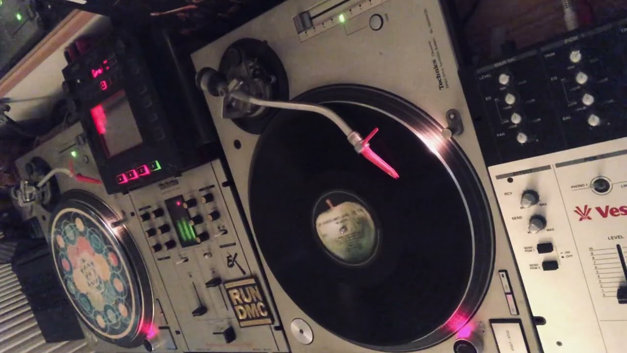 FIXING A HOLE / THE BEATLES