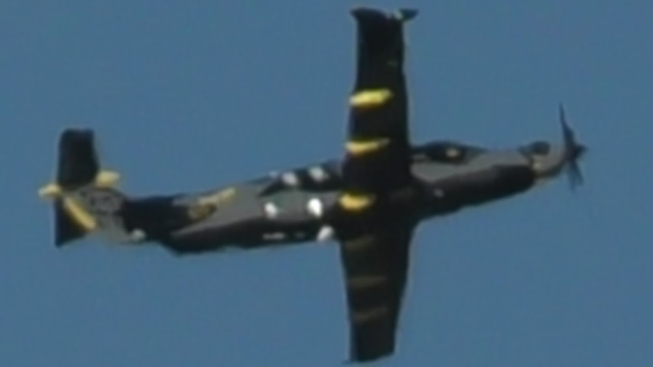 Cool livery PC-12 and a random private jet 
