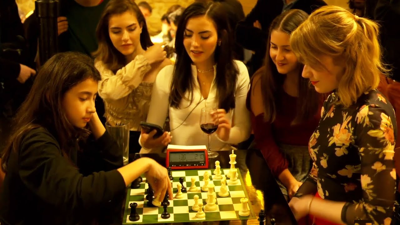 Which sister is better? | IRL chess in a bar