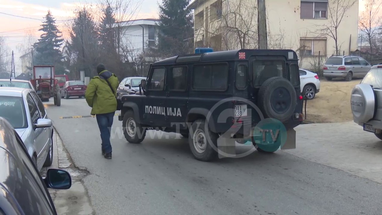 TEARCA SI HOLLIVUDI, PRANI E SHTUAR E POLICISË DHE E GAZETARËVE
