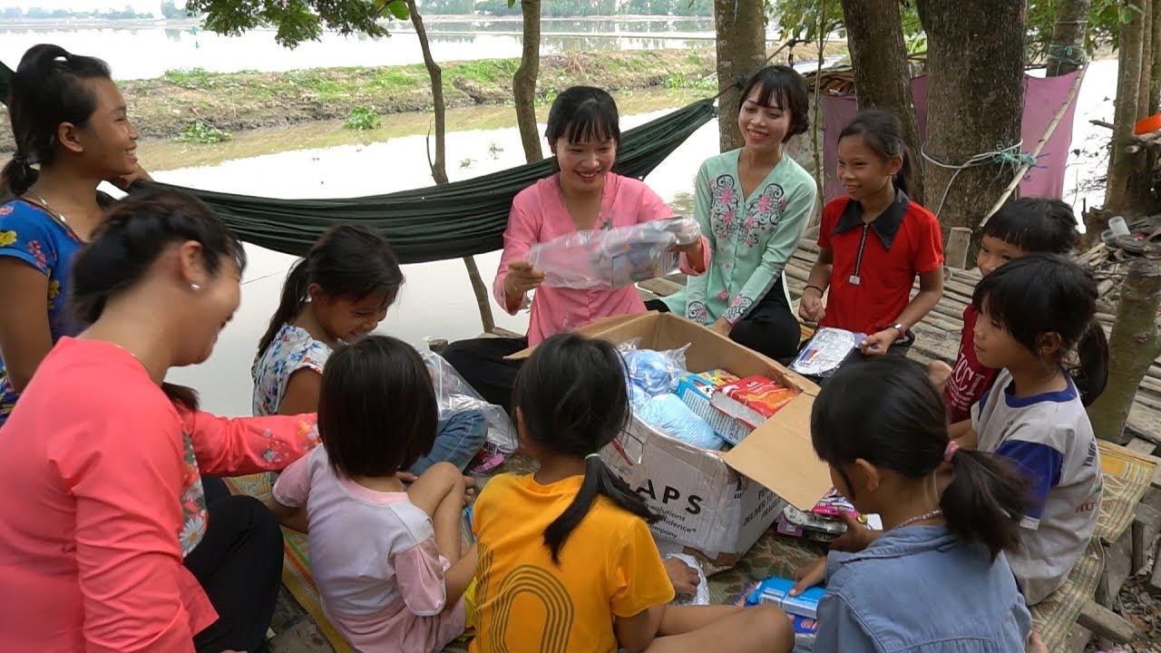 Xóm Nghèo nhận được Niềm Vui từ món quà của cô Katie Huynh