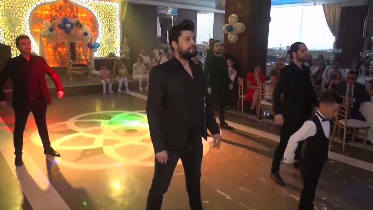 Zeybek sünnet dans... Gerizler başı. Ali Yörük zeybeği...