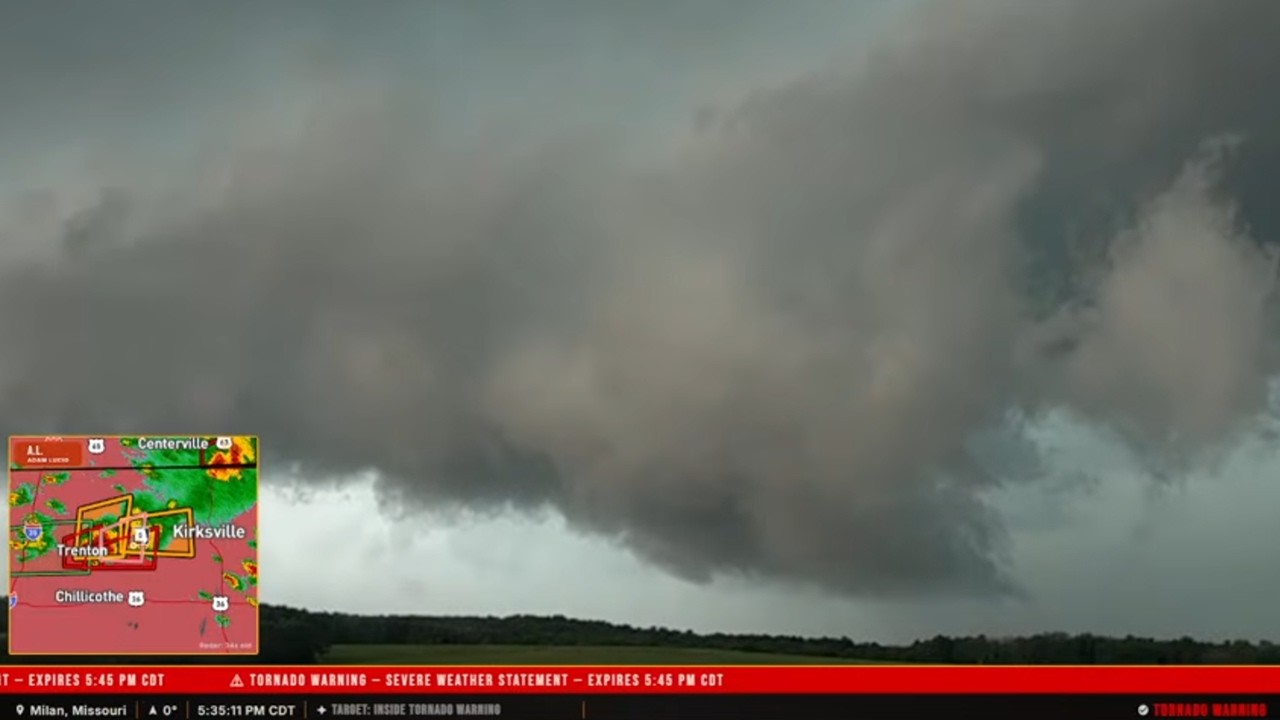 LIVE CHASER | TORNADO OUTBREAK POSSIBLE IN ILLINOIS!