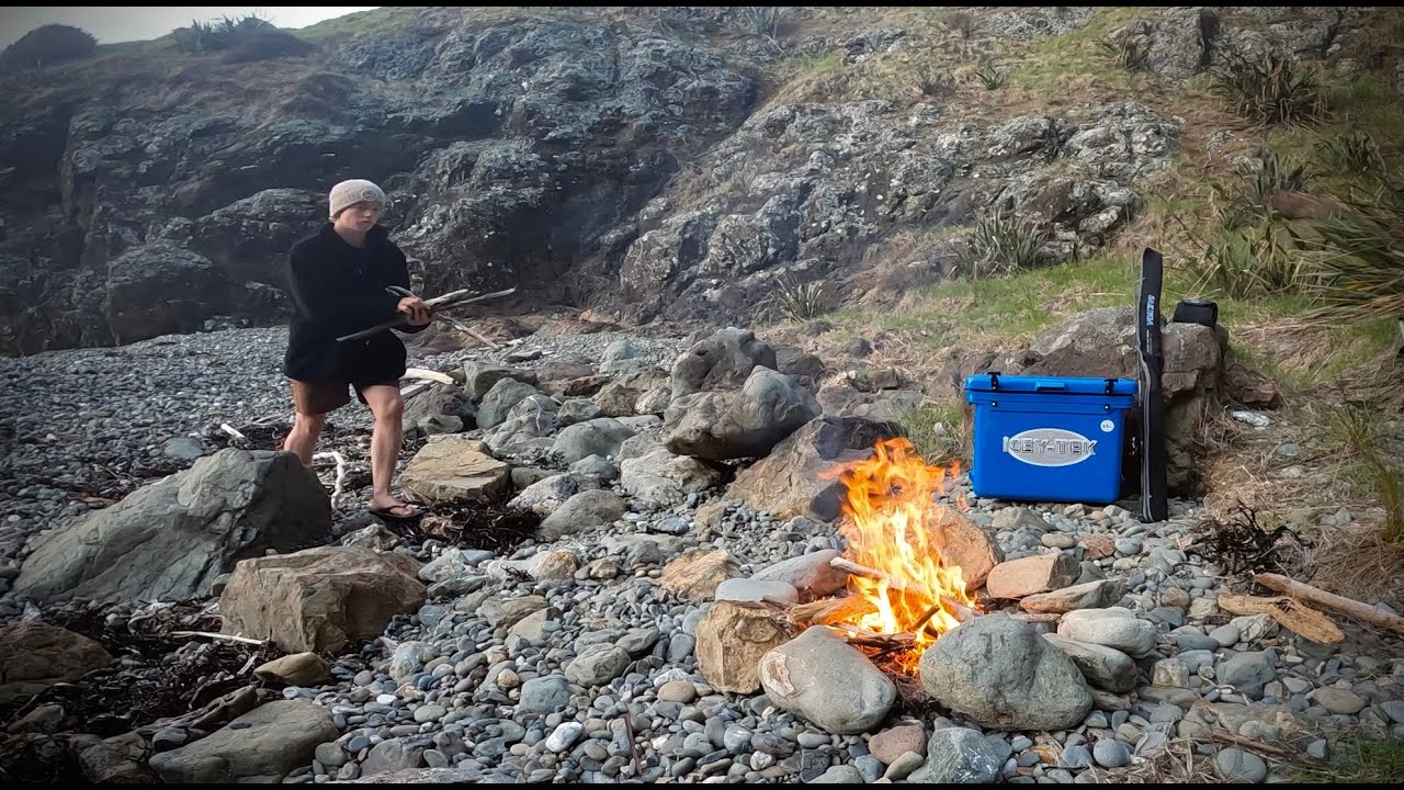 SOLO CATCH N COOK - Big Kingfish on Top water ( Remote Bay! )
