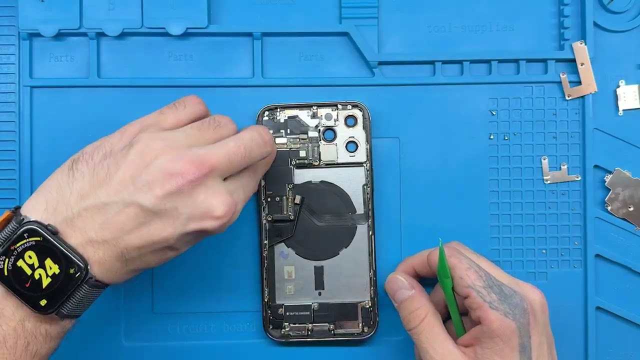 Замена корпуса iPhone 12 Pro Max на оригинальный в сборе