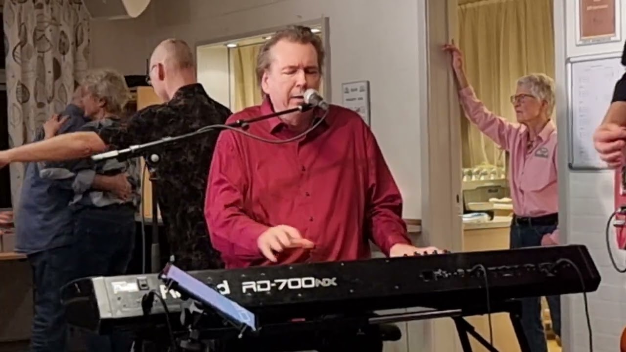 Johan Blohm - Little Ole Wine Drinker Me