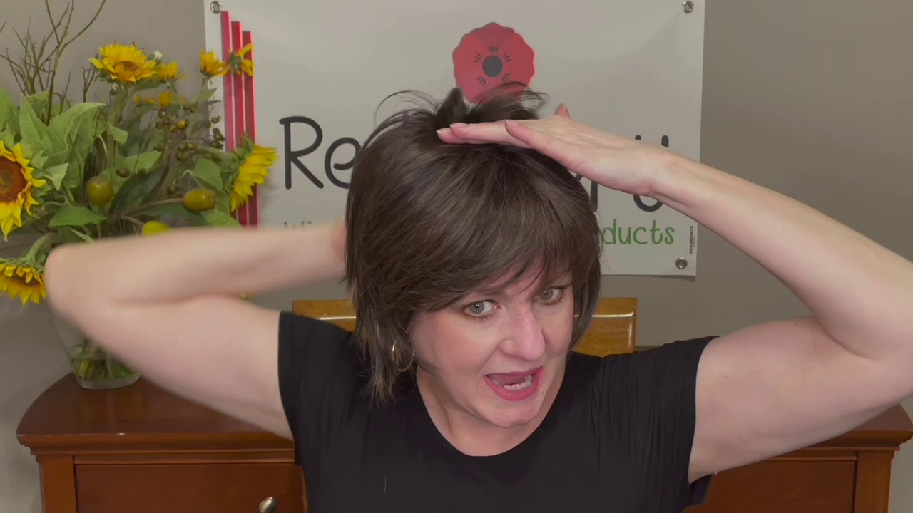 CHOOSING A FLATTERING WIG STYLE