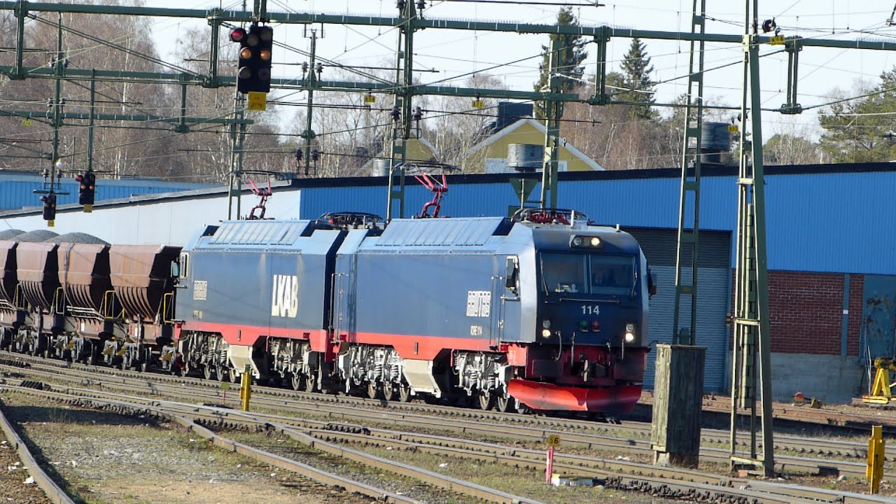 Tåg på Luleå järnvägsstation maj 2012