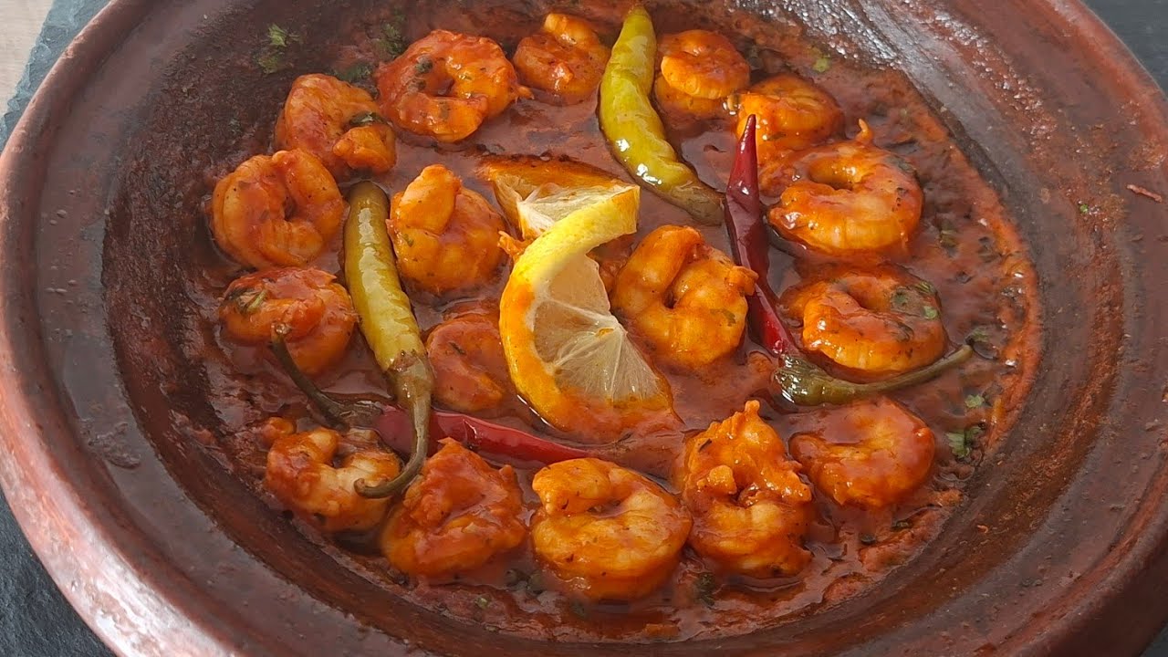 طاجين بيل بيل بالقمرون على طريقة الإسبانية(Pil Pil with Shrimp, Spanish Style)