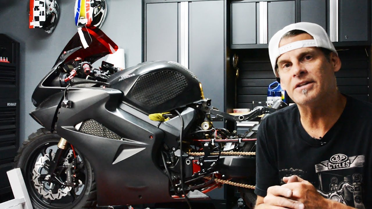 Сборка мотоцикла HONDA VFR800 V4 - уникальный ветровой экран и многое другое!