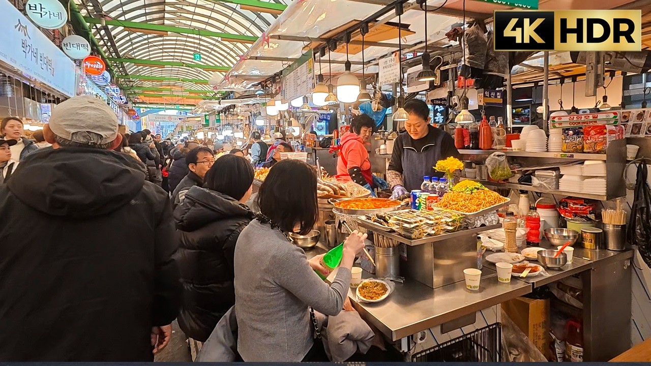 Gwangjang Market Seoul 4K | Korean Street Food & Fashion Shopping | 종로 광장시장 | 한국 음식 먹거리 & 패션 의류 구경