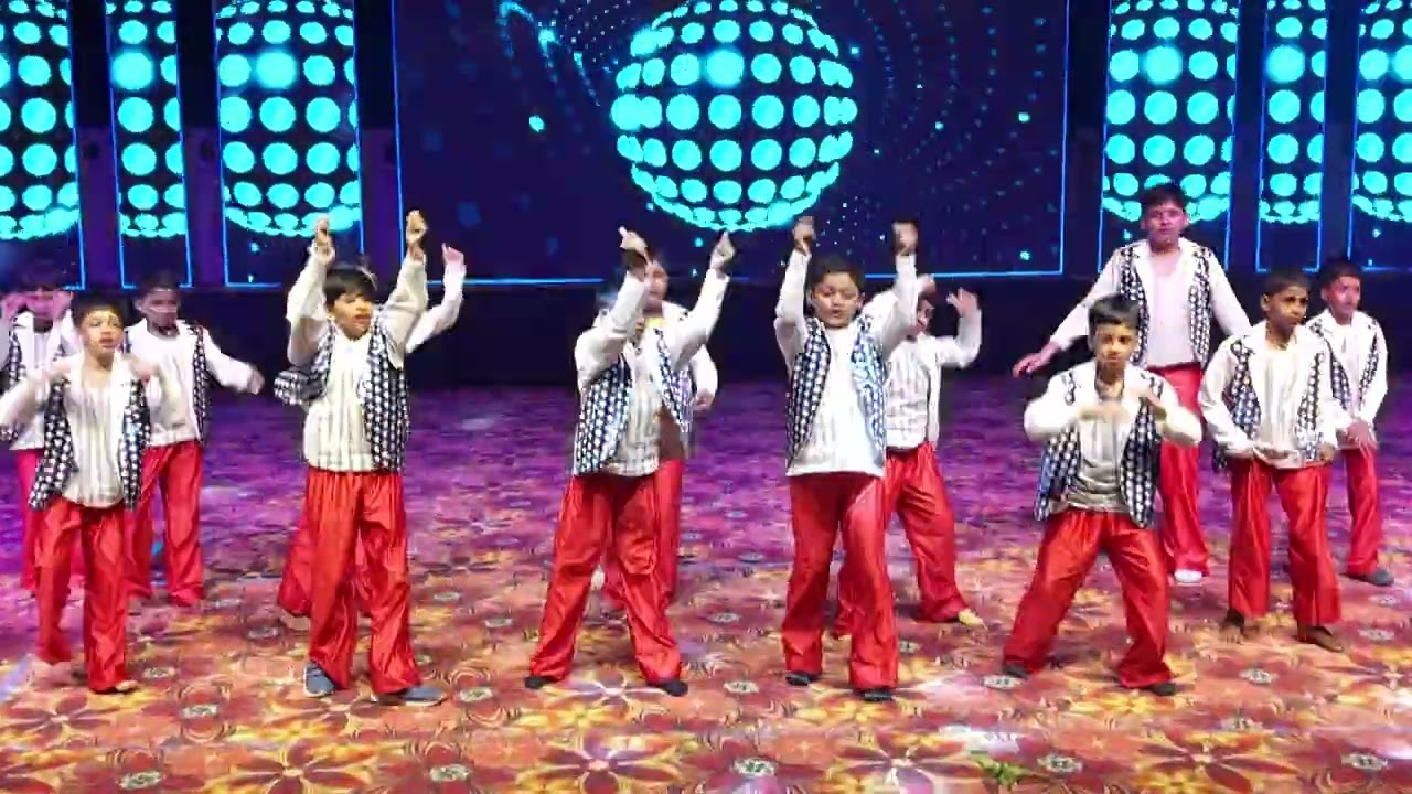 From retro beats to metro vibes—Grade 5 rocks the stage #RetroToMetro #AnnualDay2026 #Pragnyotsav