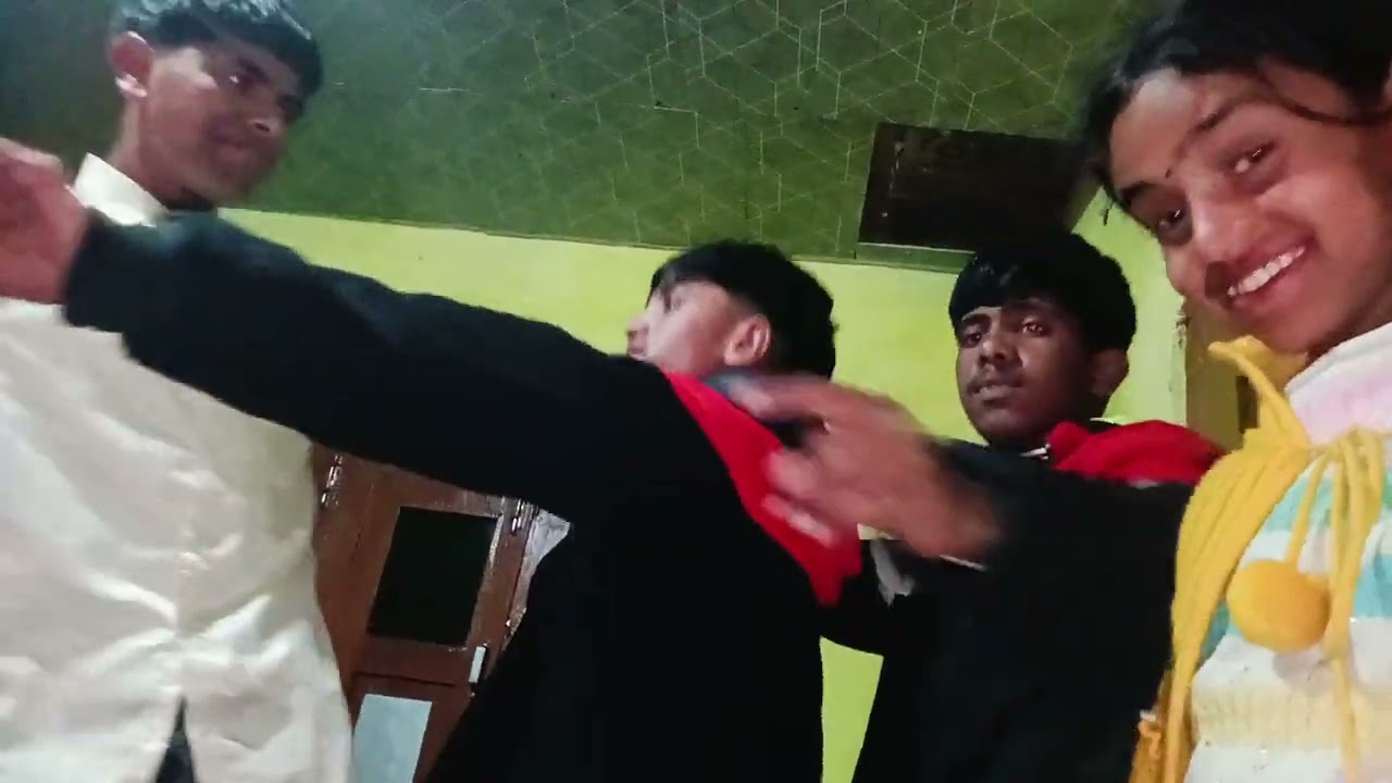 Satpal jaunsari...दोस्तों एक बार गाना पूरा सुन लेना गाने सुनकर मजा आता है..