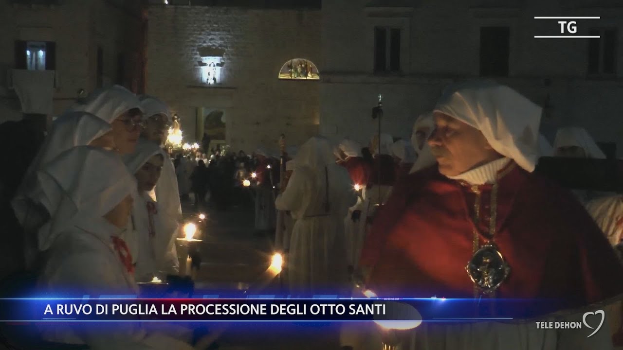 A Ruvo di Puglia la processione degli otto Santi