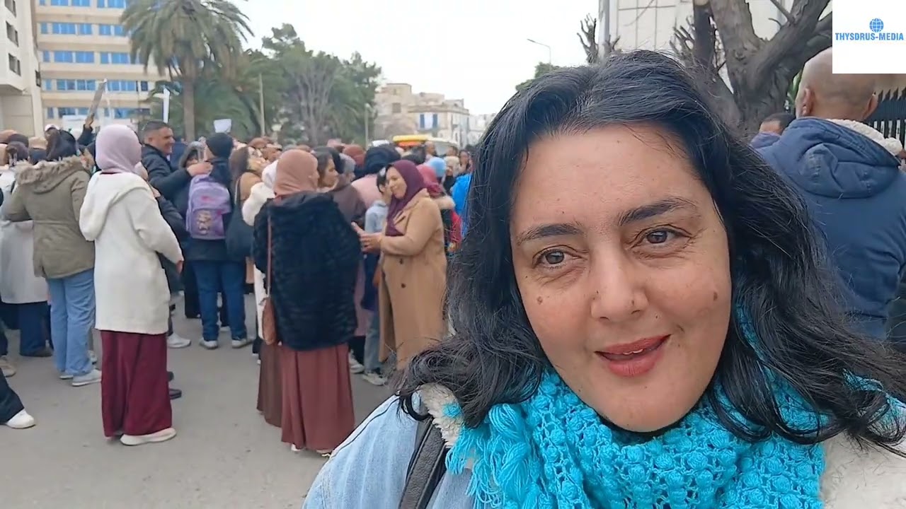 وقفة احتجاجية لألاف من المعطلين أمام وزارة التشغيل بتونس للمطالبة بتفعيل قانون 18 لسنة 2025 .