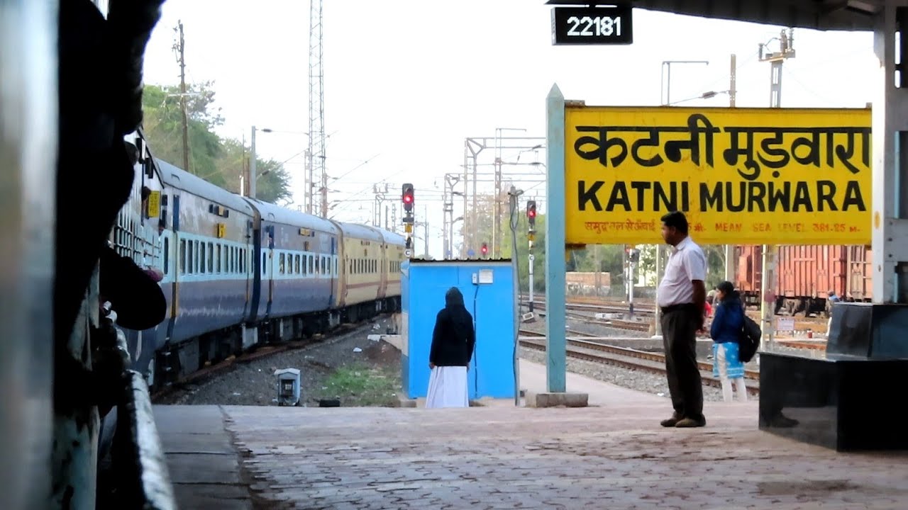 Arrival & Departure Katni Murwara || Katni South Biffurication || Speeding Train 22181 JBP-NZM SF.