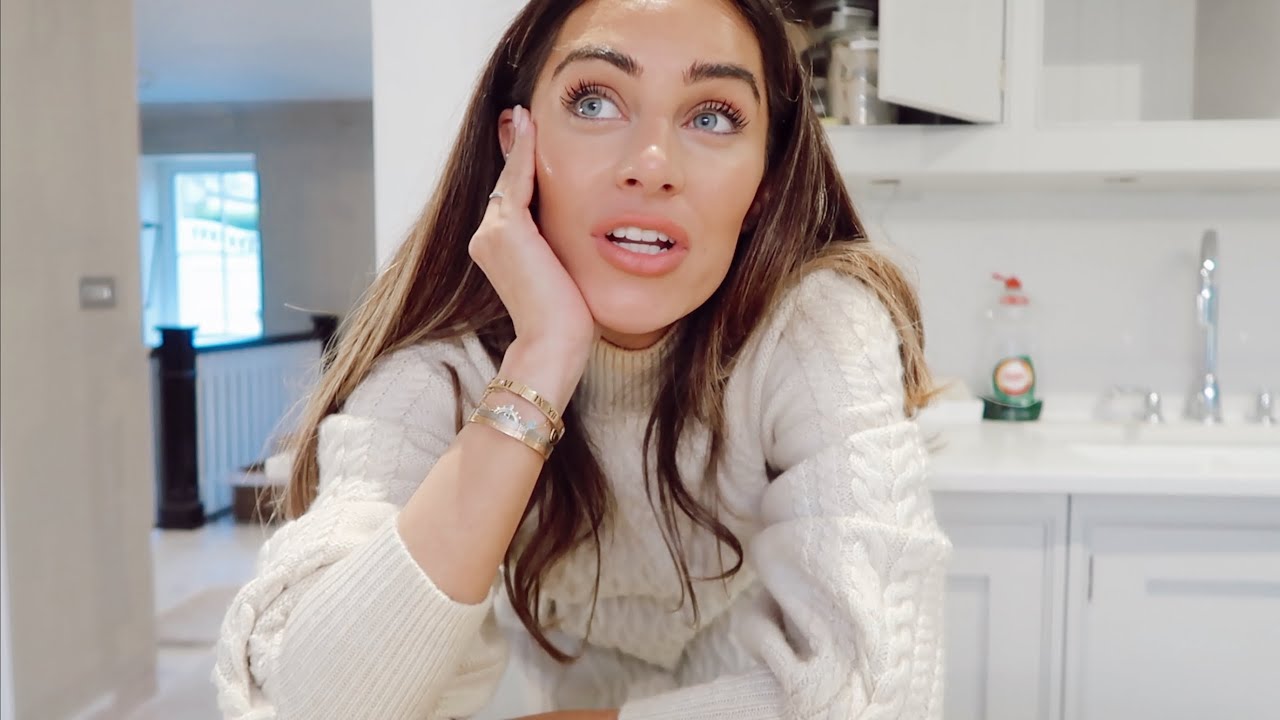 THE FIRST ROOM IS FINISHED & WE HAVE A PROBLEM | Lydia Elise Millen