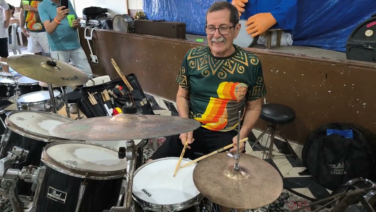Adelson Silva Bateria, toca (Duda no frevo)  Oficina agreste frevo 