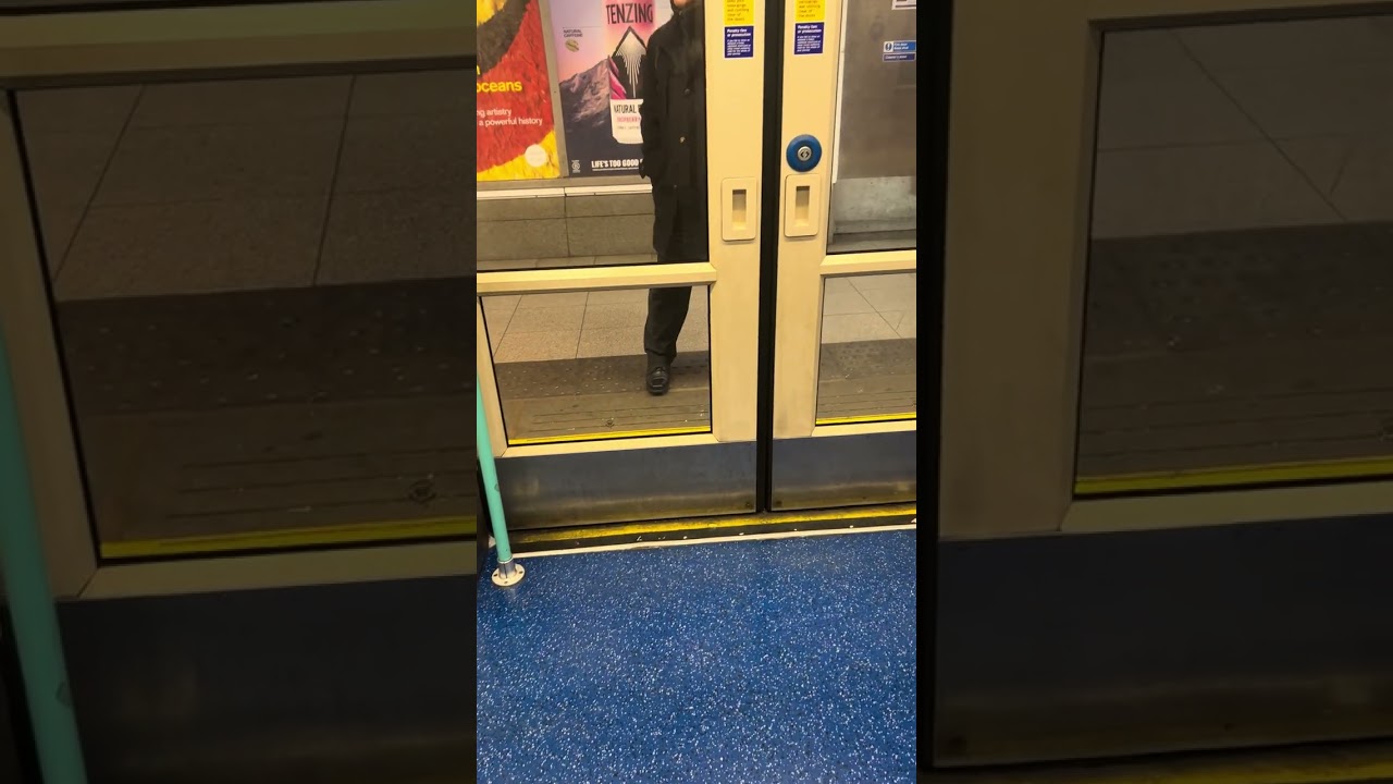 Train journey on a Docklands Light Railway B09 stock train from Bank to Shadwell #trains #tfl #dlr