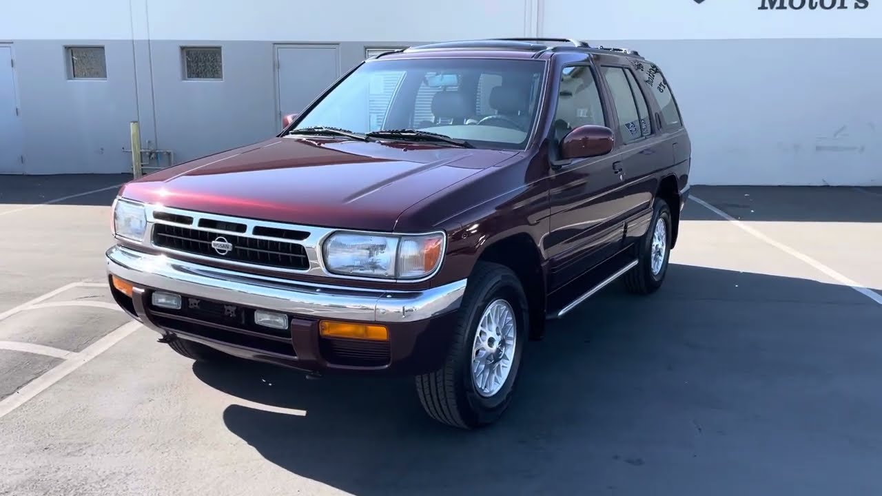 1997 Nissan Pathfinder overview