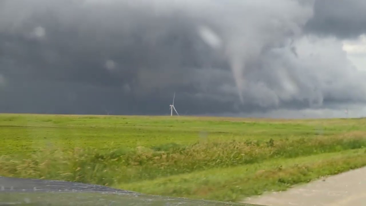 Twin Tornados & Meso Handoff (Part 2) - Streator, IL - 06/11/2026
