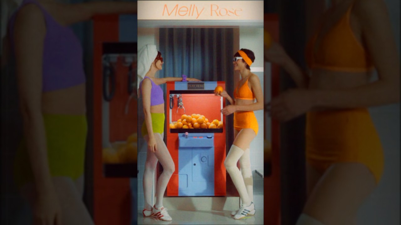 𝑶𝒓𝒂𝒏𝒈𝒆 𝒊𝒔 𝒕𝒉𝒆 𝒉𝒂𝒑𝒑𝒊𝒆𝒔𝒕 𝒄𝒐𝒍𝒐𝒓.🍊 #swimwear #수영복 #멜리앤로즈