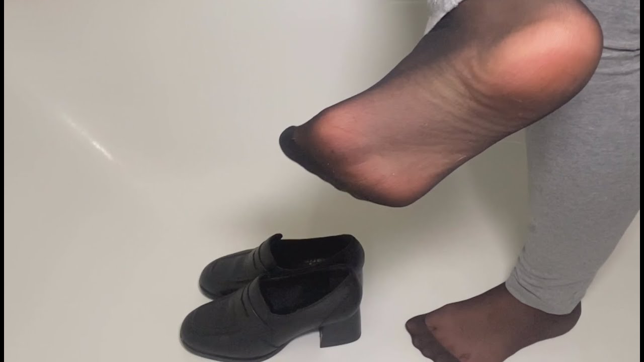 wetlook | wet shoes | wet socks | wet nylons