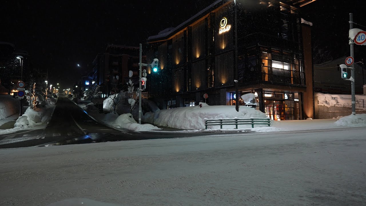 Quiet Walk #011 — After Midnight Silence | Niseko Luxury Resort & Niseko Station, Japan [4K]