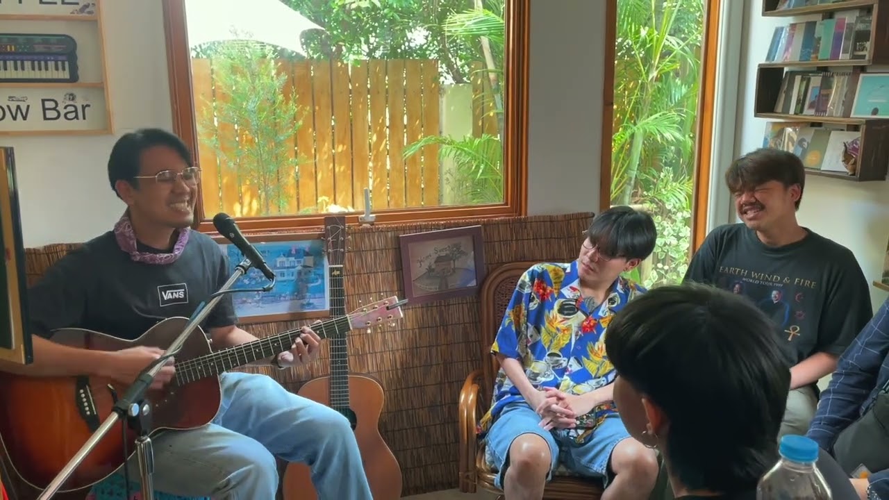 Good Morning - Penguin Villa (live at JOG Coffee)