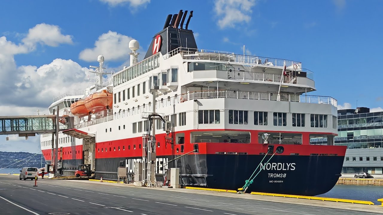 Kurzbesuch an Bord der MS Nordlys von Hurtigruten