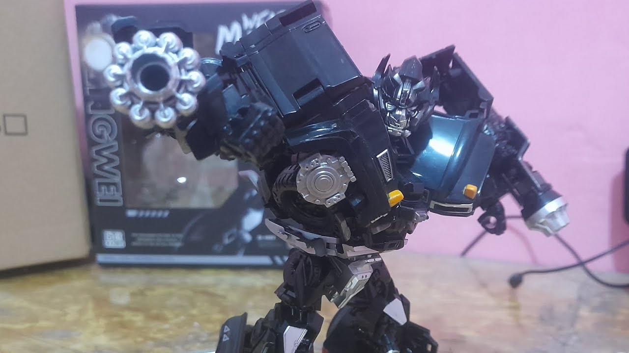 Better Than The Original Figure??? - Baiwei TW-1026 Weapon Master (KO SS-14 Ironhide) Review