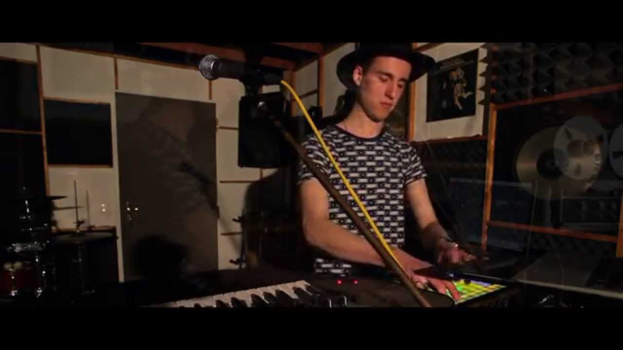Lou Berry - Blue Sky Feat Eylia & Ableton Push Live ♦ PTL #15