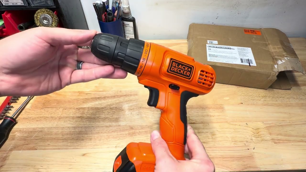 Как заменить быстрозажимной патрон на аккумуляторной дрели Black And Decker