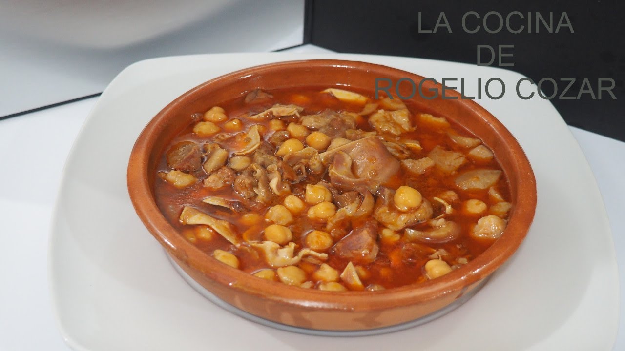 OREJA EN SALSA PICANTE CON GARBANZOS  2023
