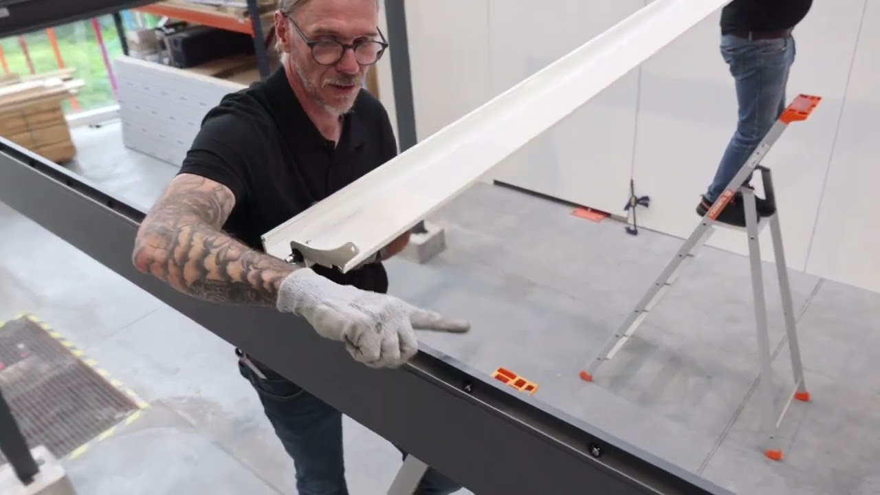 Coclic Alu - Vidéo montage Pergola Bioclimatique ESSENTIEL
