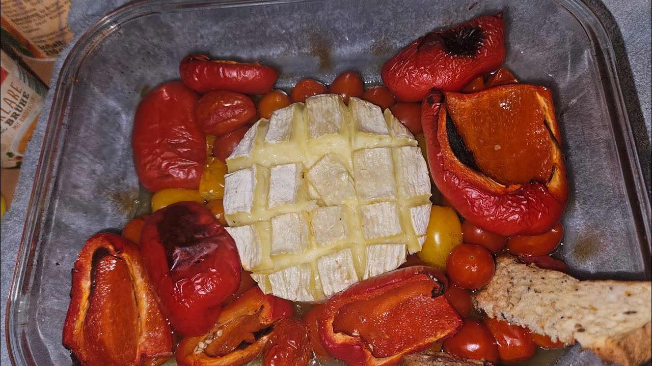 Camembert überbacken mit Tomaten und Paprika😋😋😋😋😋😋😋😋😋 ohne TM