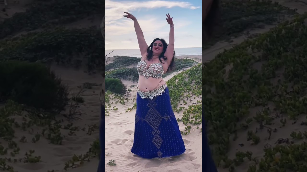 Dance like water #bellydance #bellydancer #fusionbellydance #inmymelos