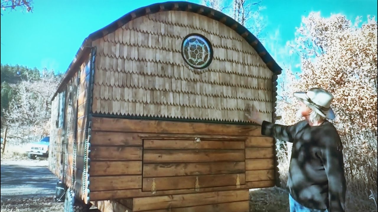 Экскурсия по этой красивой цыганской повозке ручной работы