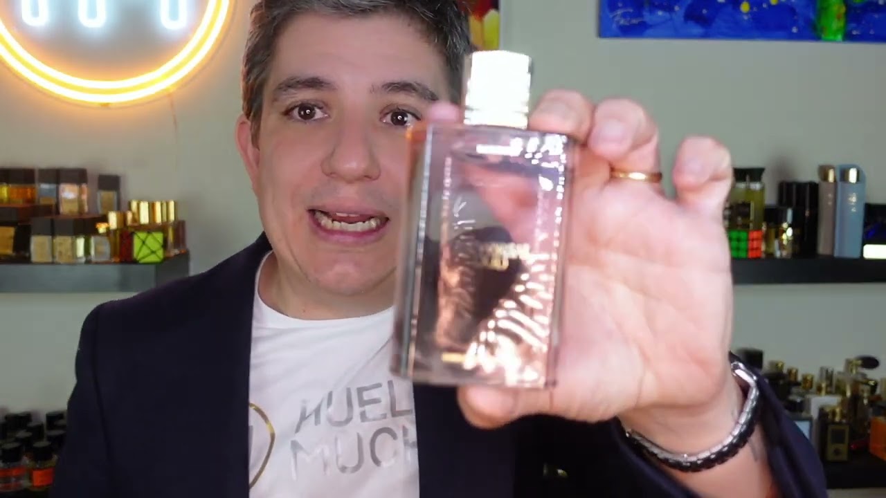 UNIVERSAL OUD. ZARA. RESEÑA (ESPAÑOL)