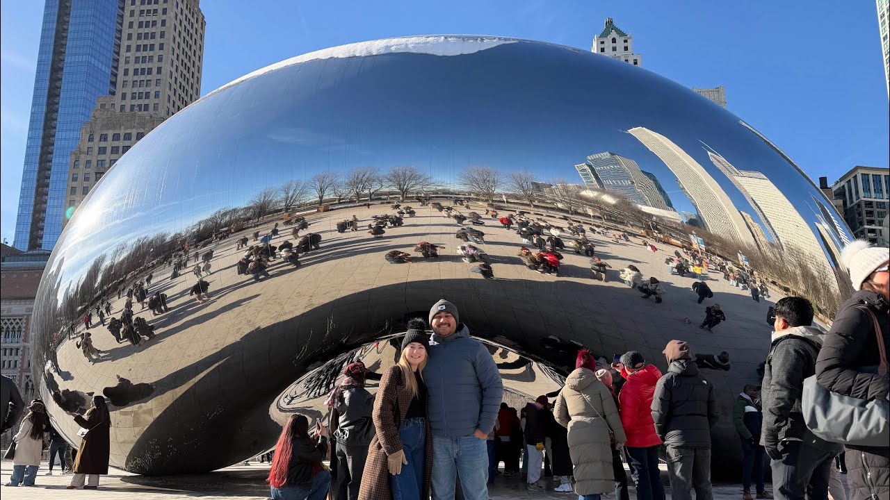 Chicago Day 2. Visiting the Bean, Portillos, and The Palmer House!!🌭🍩