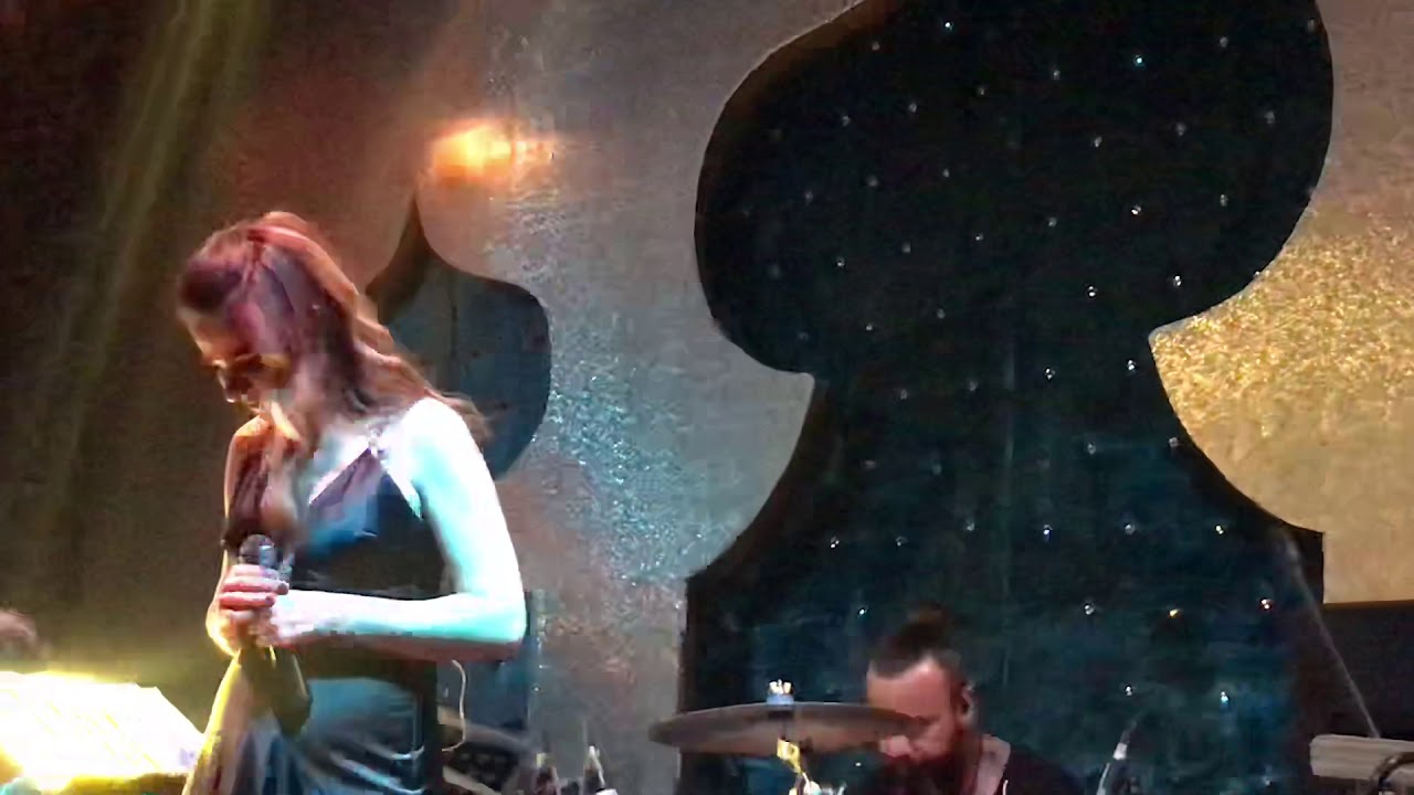 Derya Bedavacı / Su Olsam Sensiz Akmamki